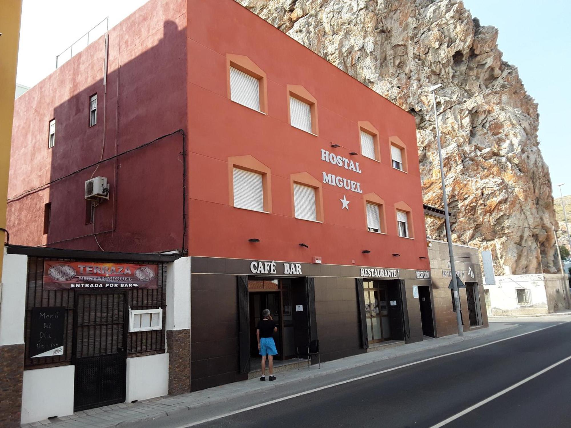 Hostal Miguel Calahonda Dış mekan fotoğraf
